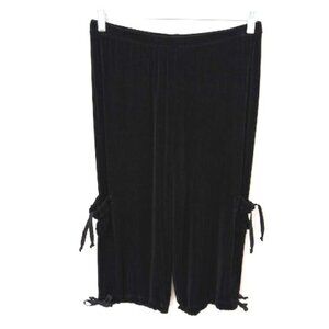 Chico's Travelers Indiya Short Black Crop Pants Slinky Knit Stretch Size 1 = M/8